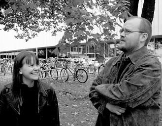 Aksu Piippo on istunut hallituksessa loppukev&auml;&auml;st&auml;, Johanna Hiden on vasta tyrkyll&auml; ylioppilaskunnan hallitukseen.