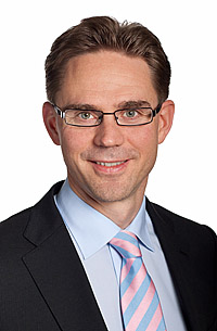Siloposkinen valtionvarainministeri Jyrki Katainen valmistui Tampereen yliopistosta vuonna 1998.