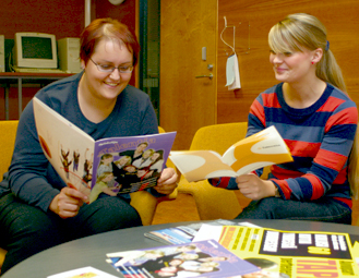 P&auml;ivikki T&auml;hti (vas.) ja Jenni Ruotsalainen ovat kuuluneet alansa ammattiliittoon Talentiaan opintojensa alusta asti.